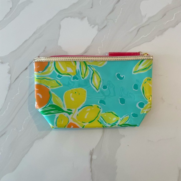 ✨HP✨ Lilly Pulitzer For Estee Lauder Makeup Bag - Picture 2 of 5